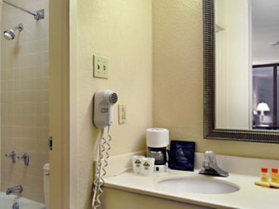 Days Inn Tallahassee Bilik gambar